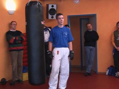 Funakoshi-Kmpfer Peter Renner absolvierte die Tests