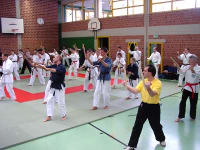 sehr viele Teilnehmer beim trad. Formentraining