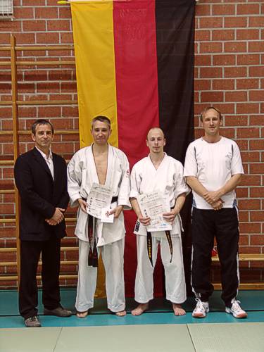 DAN-Prüfungen bestanden Norbert Glaßl (Hof) und Christian Brüchner (Eschenbach)