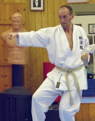 Karate-Training in San Francisco im Nov. 2001 - zum Portrait von J. Mayer